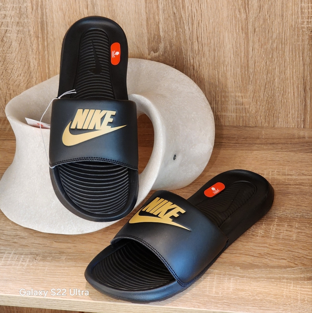 Nike Victori One Men's Slides Black with Gold Logo Nike Size 12